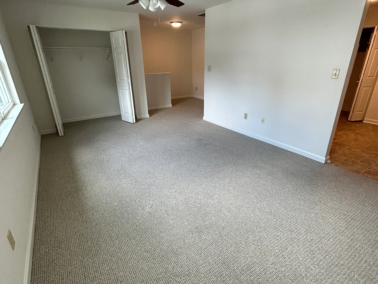 2 bed, 1000 sqft, $1,480 — Photo 3