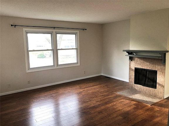 4th image of 719 NW Greenwood St #13