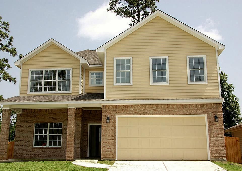 1st image of 403 Laurel Pine Dr