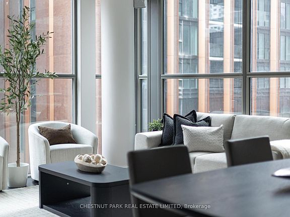 3rd image of 25 Oxley St #611