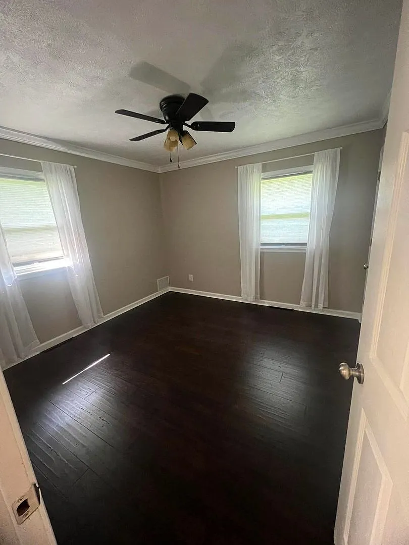 3 Bedroom Home on Lewis Lane — Photo 4