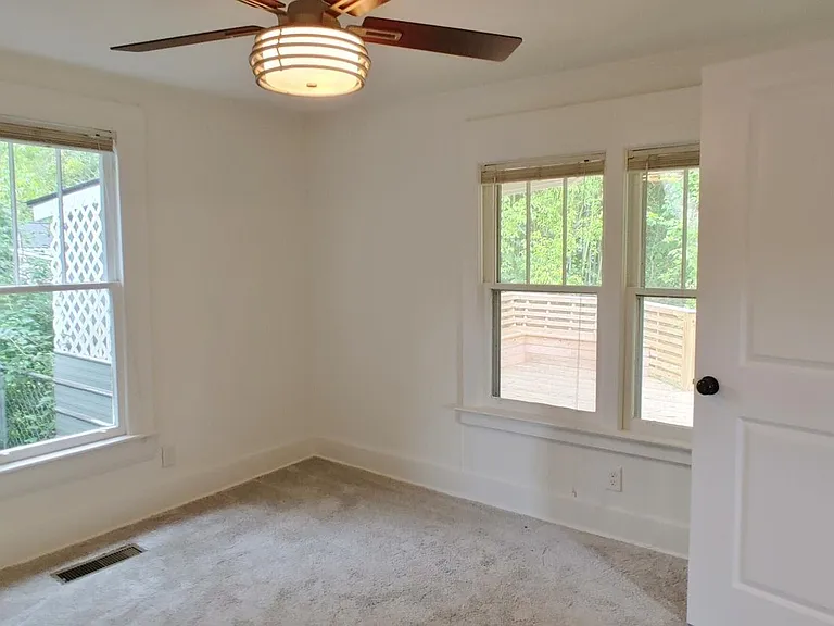 2123 Lyndon Ave — Photo 23