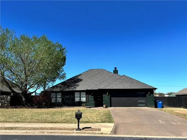 100 Apple Blossom, Bentonville, AR 72712