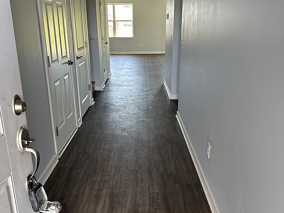 3rd image of 534 Samuel Lee Ln