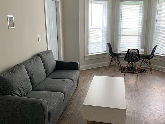 3rd image of 79 Murray St APT 1