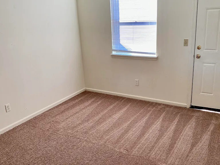 1085 Cheyenne Ct #4 — Photo 4