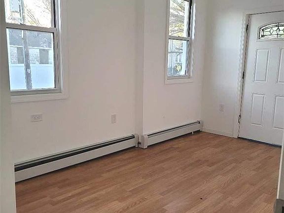 3rd image of 164-27 108th Ave
