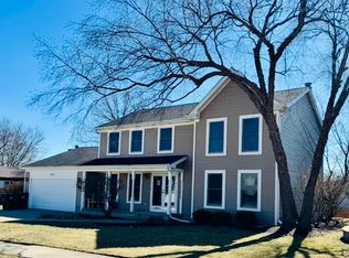 530 Cypress Bridge Rd, Lake Zurich, IL 60047