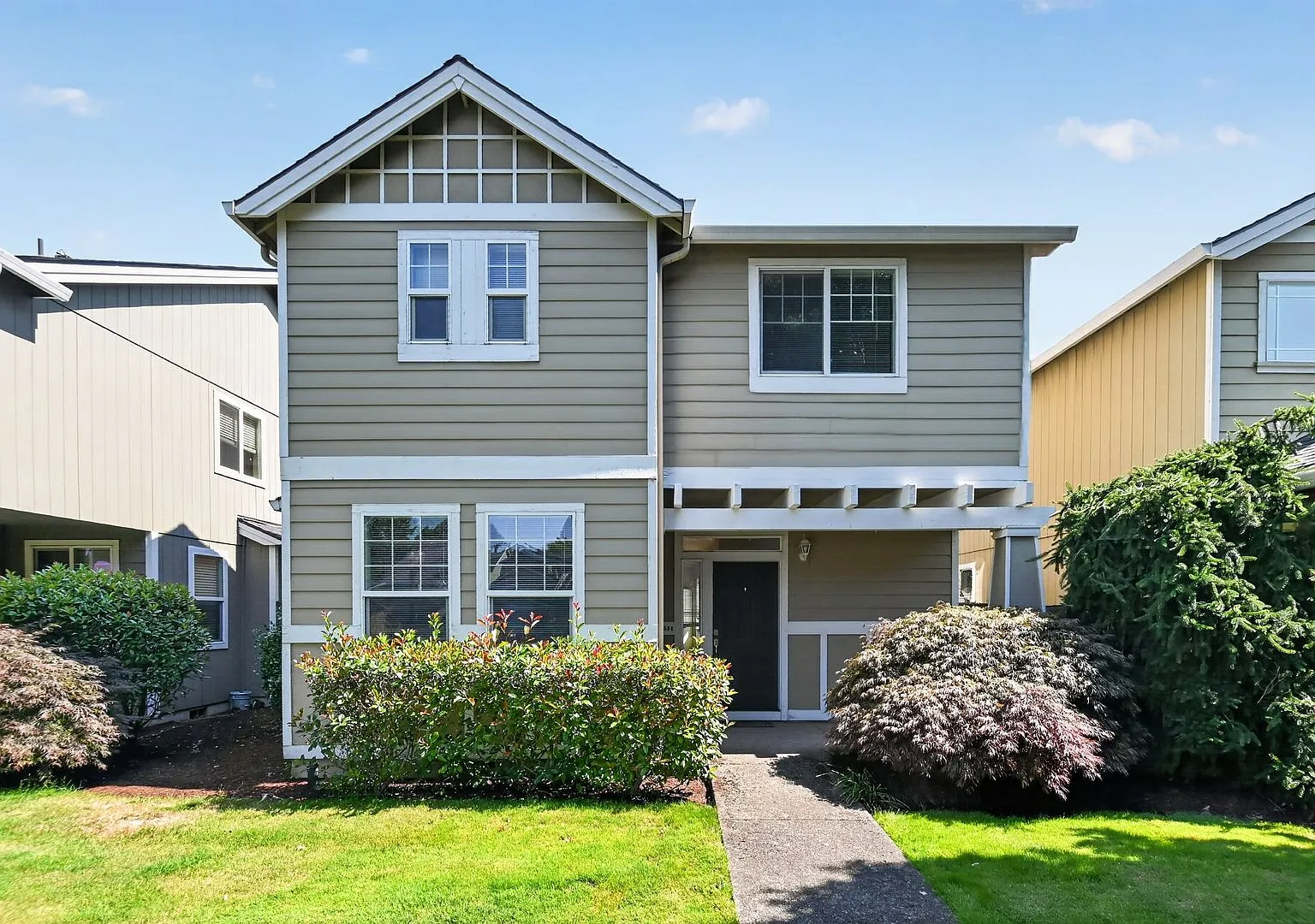 3 bed, 2.5 bath, 1735 sqft, $2,395 — Photo 3