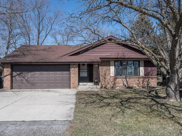 9630 W Cold Spring Rd, Milwaukee, WI 53228