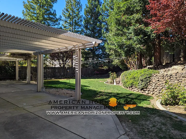 425 Crescent Dr — Photo 26