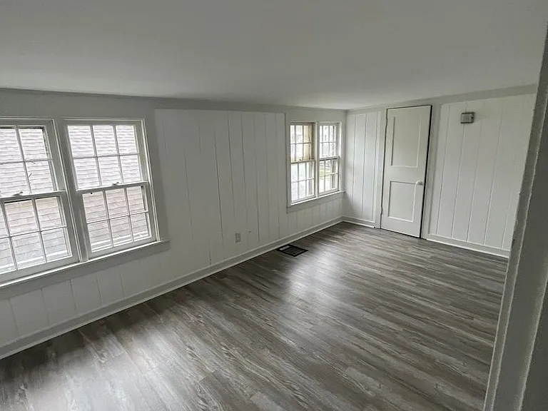 330 King St — Photo 11