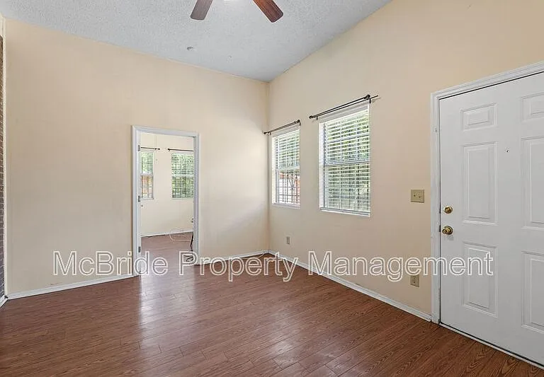 1739 Cornell Dr — Photo 21