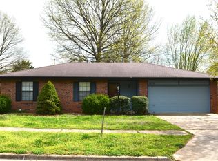 1630 W Tracy St, Springfield, MO 65807