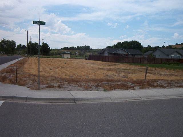 2nd image of 30 Sierra & 14th St N