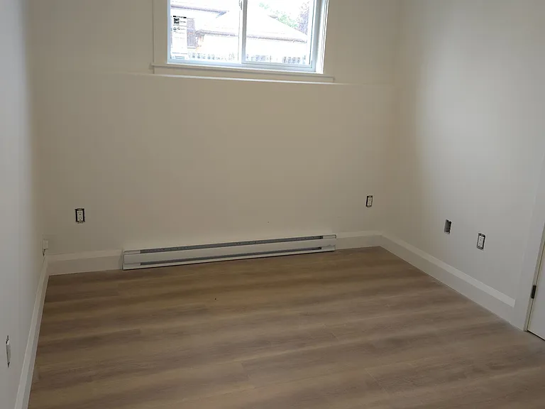 90 Lywood St #LOWER — Photo 10