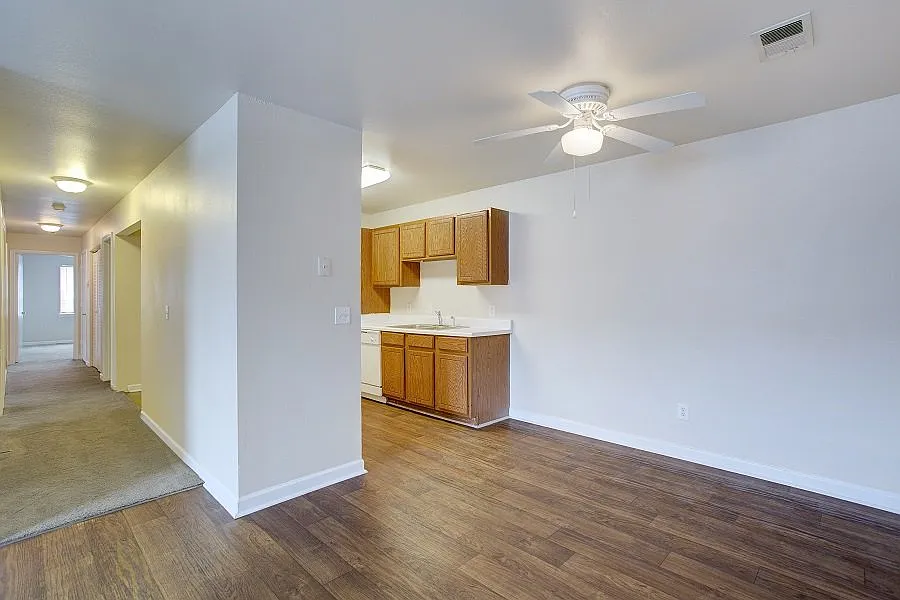 Ridgetop Apartments — Photo 3