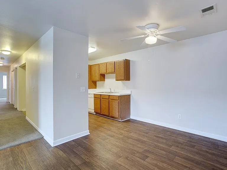 Ridgetop Apartments — Photo 3