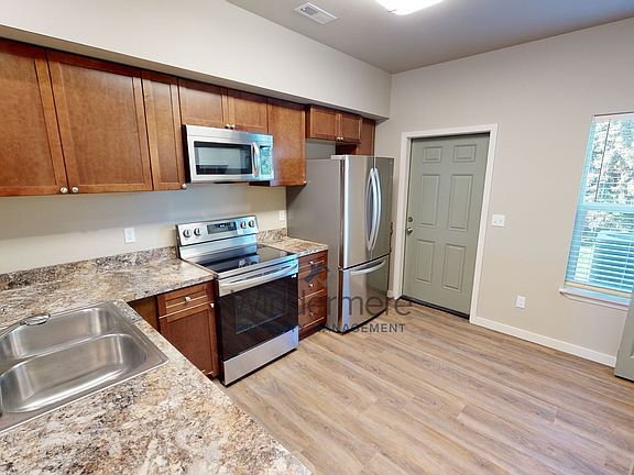 3rd image of 175 SW Silverstar Ln #4