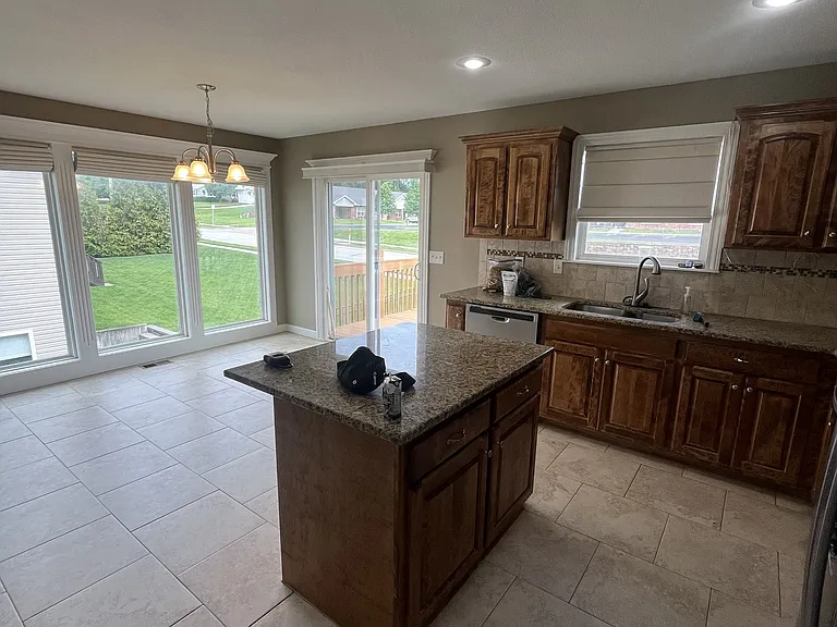 455 Ash Ct — Photo 3