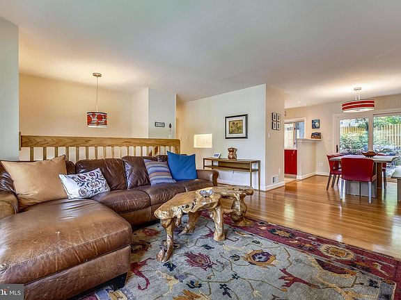 5th image of 193 Leland St