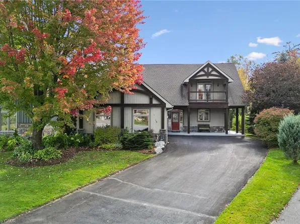 15 Breakwater Ct, Gravenhurst, ON P1P 0A2