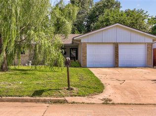 920 NW 9th St, Moore, OK 73160