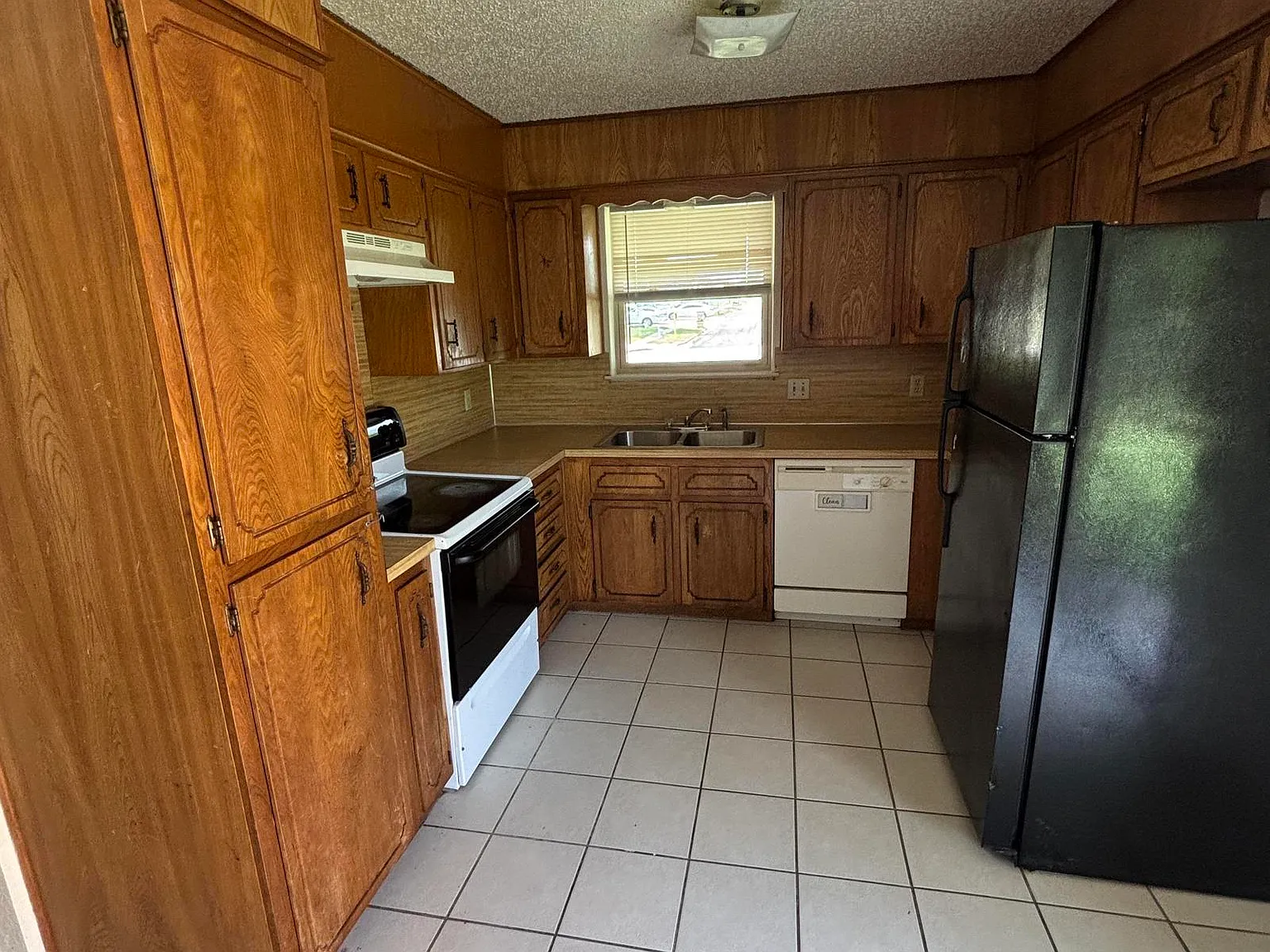 2204 Shoemaker Dr — Photo 4
