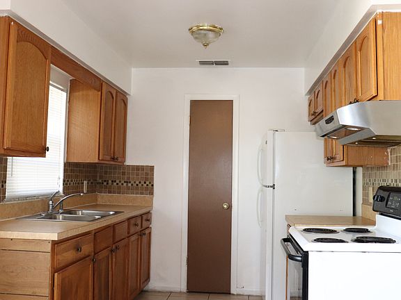 4th image of 906 Kerry Blvd