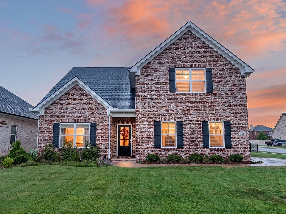 1st image of 600 Hawkeye Ct
