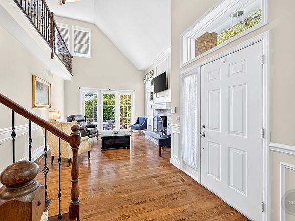 2nd image of 1509 Wexford Pl