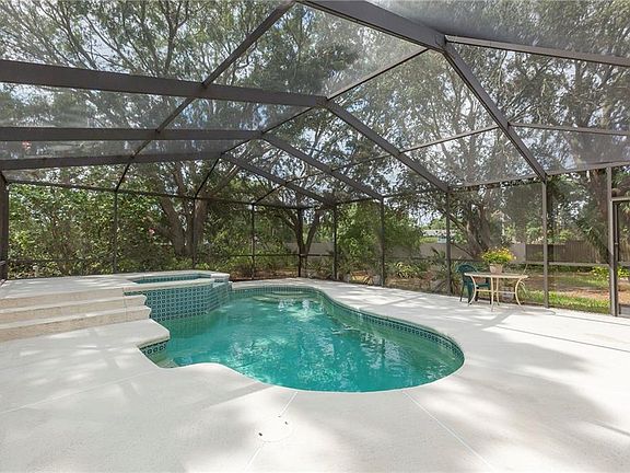 2nd image of 2707 Ashwood Ct