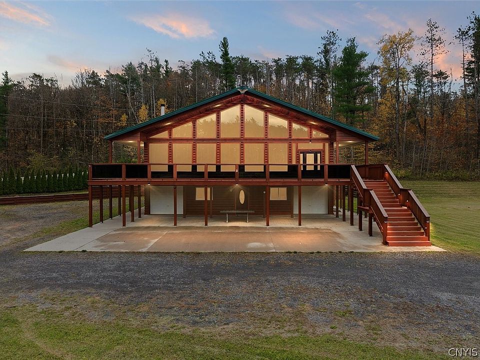 1st image of 289 Twin Ponds Dr