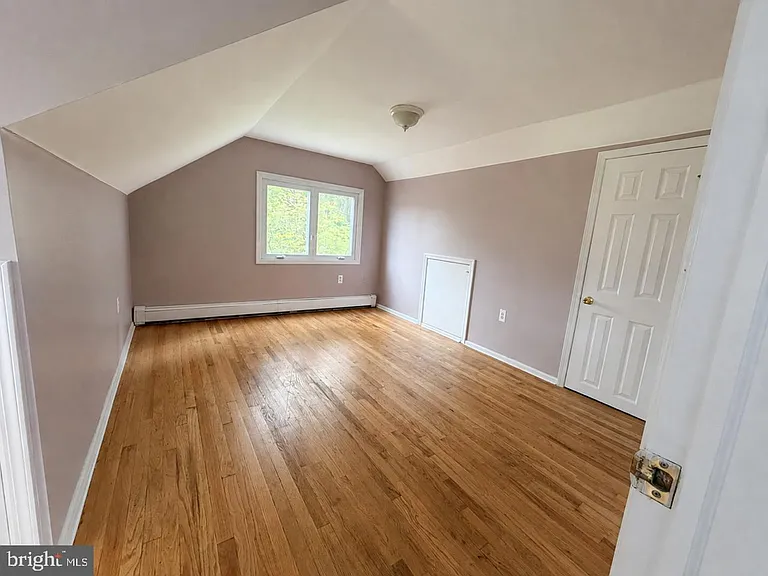 580 Village Rd W — Photo 30