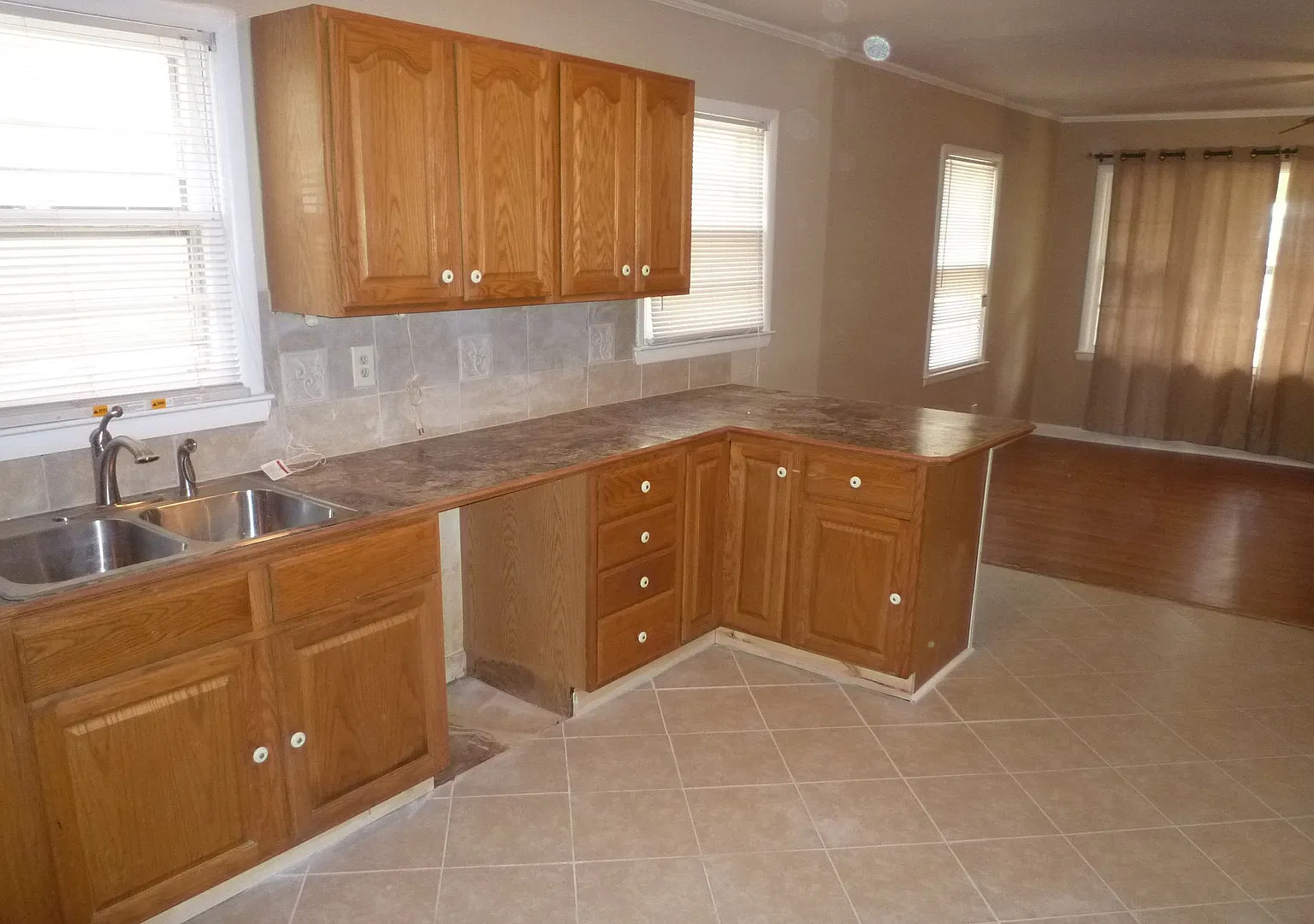Adorable Three Bedroom Home in North Charlotte! — Photo 4