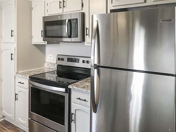 4th image of 339 Lakebend Dr