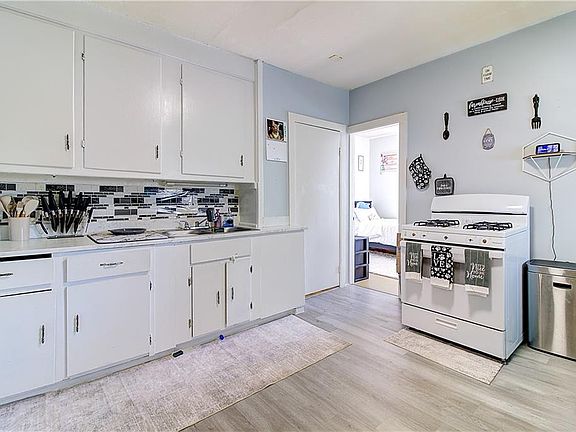 3rd image of 120 East St