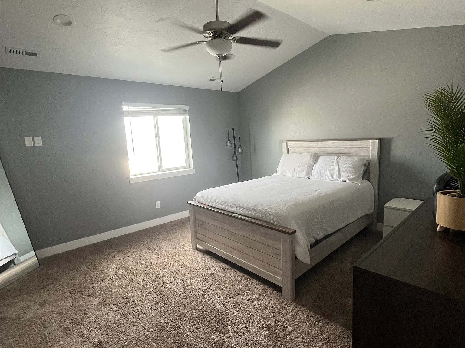 3 bed, 2.5 bath, 1528 sqft, $1,995 — Photo 2