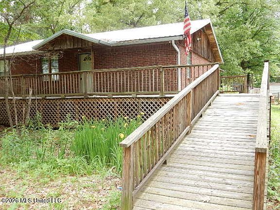 4th image of 37 Cedar Ln