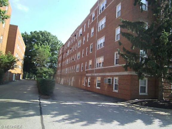 5th image of 19015 Van Aken Blvd APT 504
