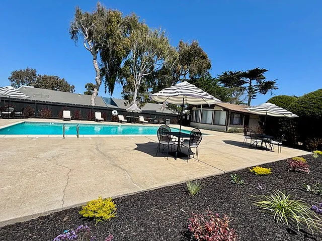 Lake View Terrace — Photo 29