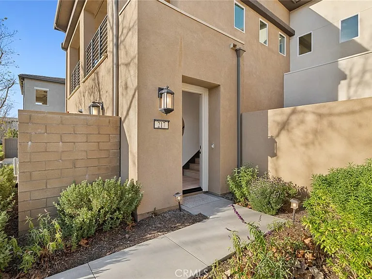 217 Cultivate — Photo 29