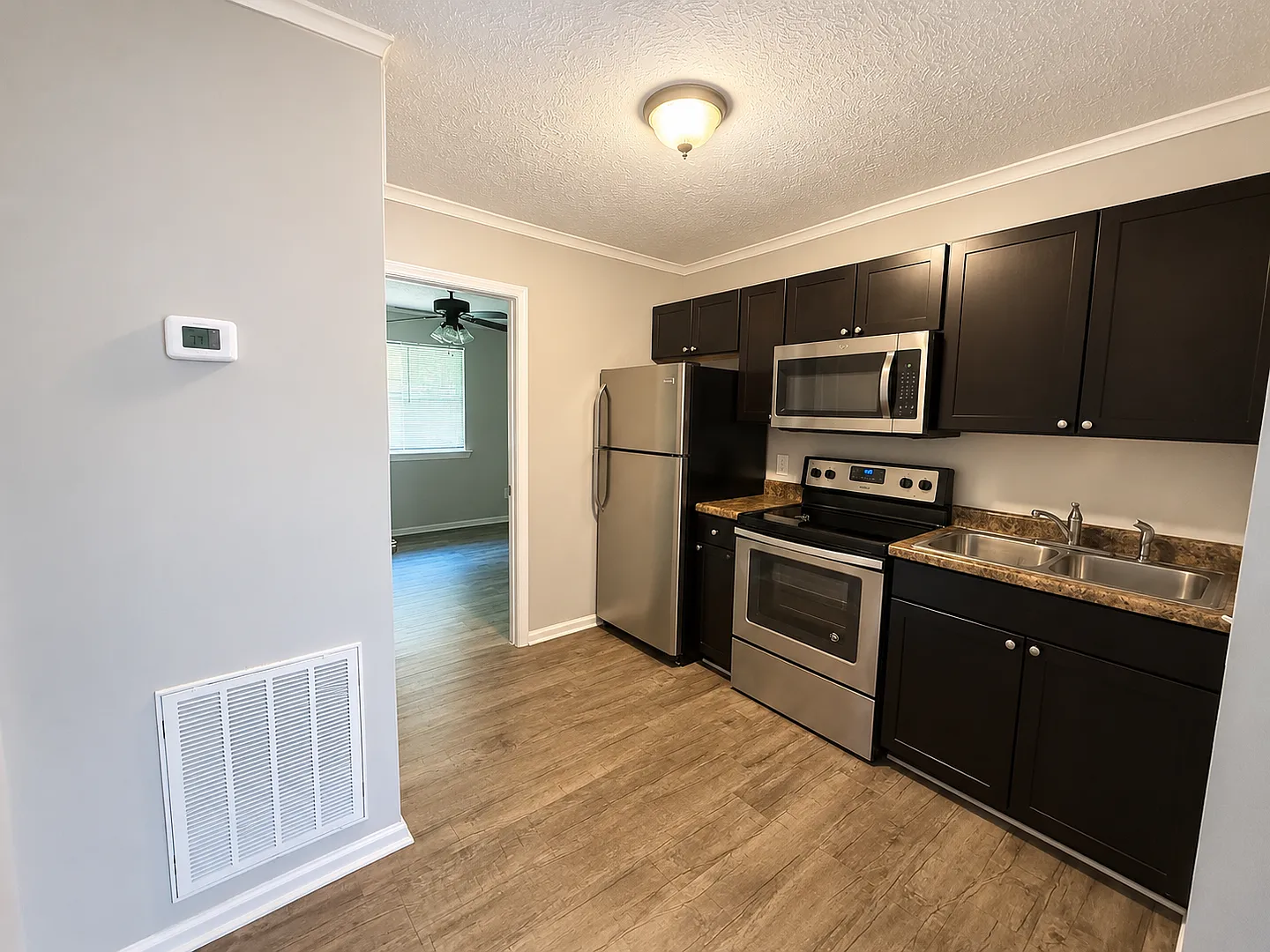 128 Bradley Rd — Photo 3