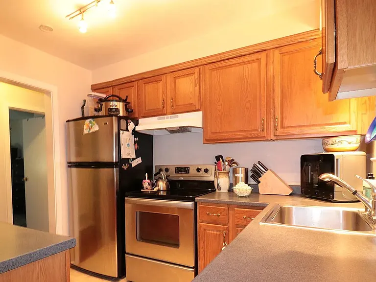 13904 Mills Ave — Photo 3