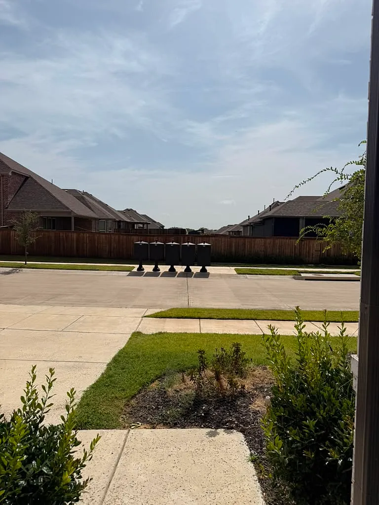 4 bed, 2282 sqft, $3,395 — Photo 2