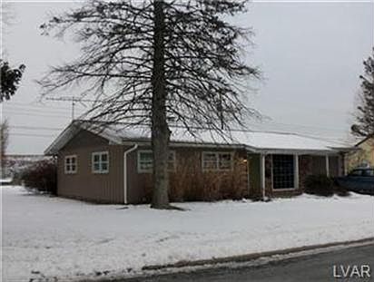 2nd image of 16 El Reno Ave