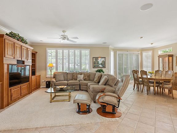 4th image of 12994 Stone Creek Ct