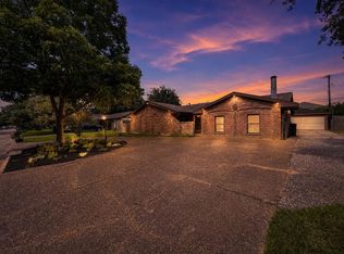 4208 Pine Shadows St, Dickinson, TX 77539