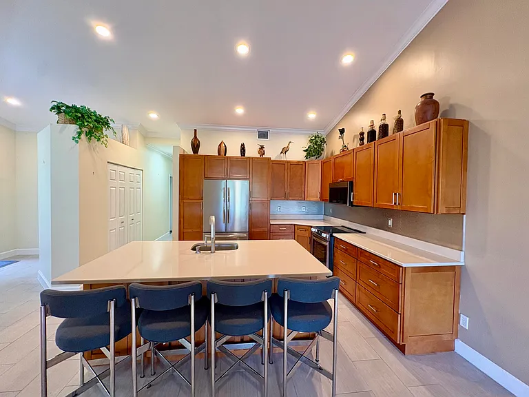 315 Coral Trace Ln — Photo 4