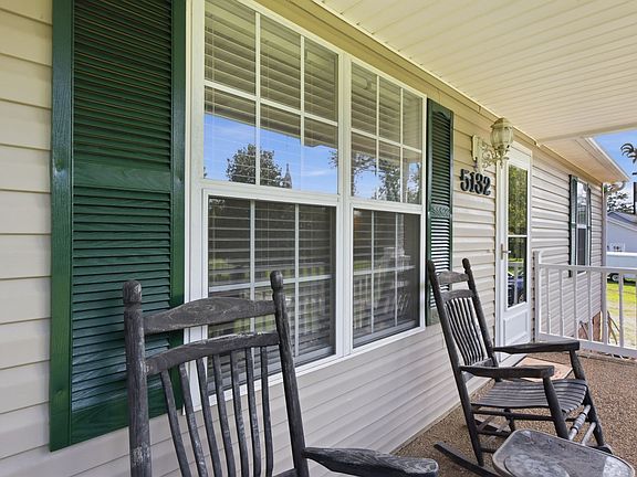 3rd image of 5132 Kedron Rd